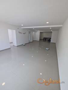 Izdaje se sredjen lokal 80 m2 (+200m2)