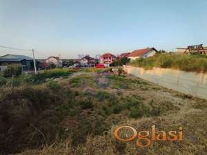 Građevinski plac u mirnom i lepom delu Sremskih Karlovaca