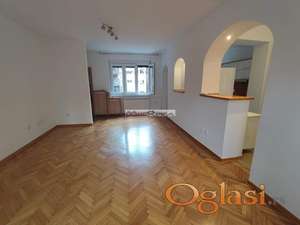 LUX 2.5 polunamešten stan