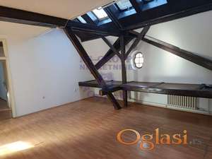 Spratna,odlicna kuca u centru
