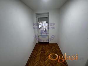 Odličan jednoiposoban stan na Grbavici! 30m2