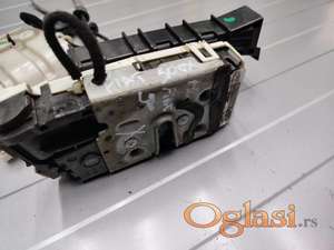 Fiat 500x brava elektronska prednja leva Originalni delovi  Moguca ugradnja delova  Alfa Romeo 147-156-166-159-GT-MiTo-Giulietta Fiat bravo 2 - croma -grande punto -multipla 2 -punto 3 -stilo-idea Freemont Panda 3 500L 500 500x Lancia ypsilon-delta-musa-lybra Volkswagen Golf 6  Audi a3 2012-2020 Volkswagen Passat B7  Ukoliko zelite da porucite Posaljite poruku preko sms poruke ili pozovite na telefon 0616115961