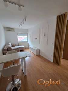 Dvosoban stan na Bulevaru Cara Lazara !