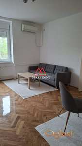 Trosoban salonski stan - 88m2 - Centar