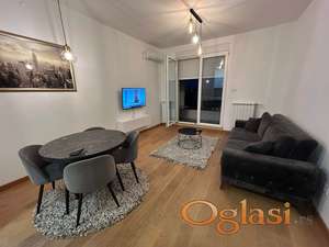 Dvosoban, namešten stan na Bulevaru Evrope