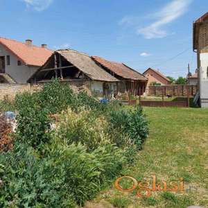 Kuća na atraktivnoj lokaciji u Čurugu!