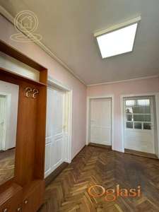 Izdavanje poslovnog prostora na odličnoj lokaciji – 4 odvojene kancelarije, prizemlje, idealno za agencije i edukativne centre