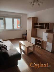 Izdajem stan u naselju dekanac