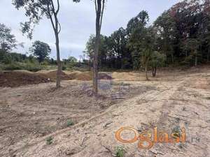 Na prodaju izuzetno atraktivan plac površine 1.729 m²