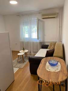 SATELIT IZDAJE SE JEDNOIPOSOBAN NAMEŠTEN STAN