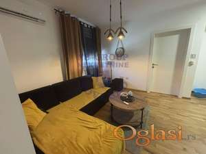 Odličan dvosoban stan na jednoj od najprestižnijih lokacija u Novom Sadu