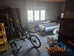 Spratna kuca u centralnom delu Sida!