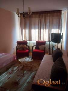 Izdaje se odličan stan kod Dif-a i Fakulteta zaštite na radu, 35m2