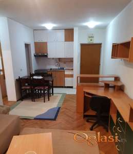 Izdaje se jednoiposoban stan na Rotkvariji, ulica Dimitrija Avramovića