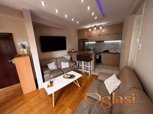 Moderan dvosoban stan ! Kisačka !