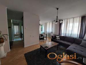 Trosoban, komforan, lepo uređen stan