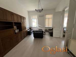 Stan u epicentru Zemuna ID#1085