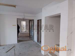 Izdaje se poslovna zgrada u Naselju 9. maj, 312m2