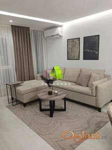 Lux  dvoiposoban stan sa garažnim mestom na najtraženijoj lokaciji na Bulevaru Nemanjića ID#7723