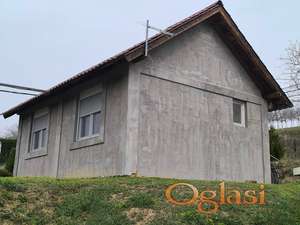 Na prodaju manja kuca u Ledincima