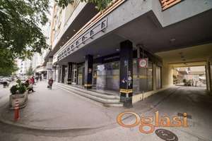 Odličan ulični lokal od 263m2-Bulevar oslobodjenja!