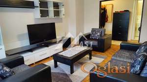 Izdajem lep renoviran komforan dvosoban stan u Centru !!! ID#5027