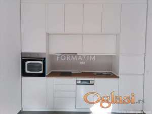 Odličan, sa garažom, spavaća odvojena ID#2935
