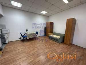 541808-Više namenski lokal-25m2-Centar