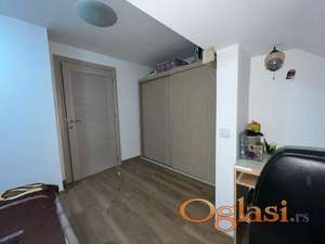 Izdajem 2.5 stan na Vozdovcu