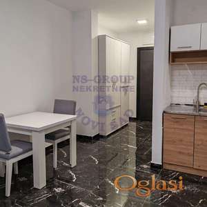 Izdaje se kompletno nameštena garsonjera od 27m² na Bulevaru Evrope