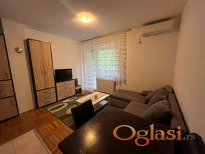 Izdajem opremljenu garsonjeru 26m2