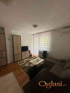 Izdajem opremljenu garsonjeru 26m2