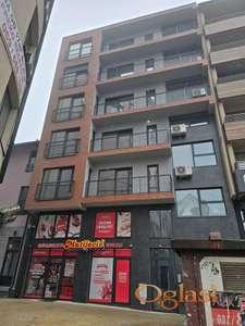 Prodaje sestambeno/poslovna zgrada u centru Zlatibora od cca 1.000 m2