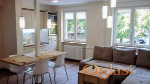 RENOVIRAN STAN,ODLIČNA LOKACIJA