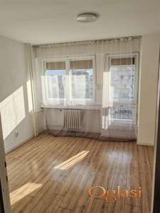 Blok 70, nenamešten, prostran