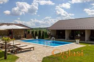 Kuća 230 m², 4 apartmana, Vrdnik, 230m2, 597000e