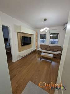 NOV, NIKAD USELJAVAN JEDNOIPOSOBAN STAN NA BULEVARU EVROPE