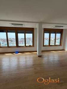 LUKSUZAN ČETVOROSOBAN DUPLEX SA KROVNOM TERASOM 95M2 + 34M2 NA SPRATU - VRHUNSKI KVALITET GRADNJE