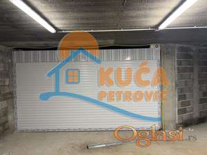 Izdaje se garaža na Panteleju, 35m2