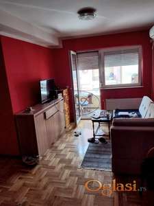 Novi Sad, odličan lep dvoiposoban stan u novijoj zgradi