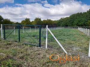 - 754m2 - Odličan plac u Rumenki -