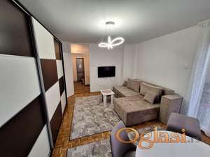 Novi Sad - Detelinara - potpuno renoviran jednosoban stan - nije pet friendly - odmah useljivo - 400 eura