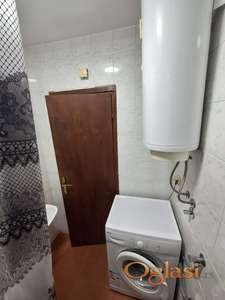 Nameštena garsonjera na atraktivnoj lokaciji
