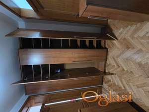 Izdajem trosoban stan u strogom centru Rume