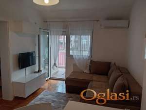 Socijalno, jednoiposoban, 39m2!