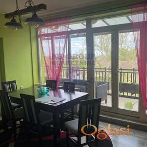 Dvoiposoban stan sa prelepom velikom terasom na Grbavici, 56m2