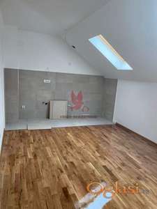 Praktičan i svetao stan u zgradi sa liftom - upotrebna, Mladenovac #s298 #1696