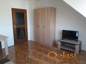 VLASNIK IZDAJE NAMESTENU GARSONJERU, ugao Rumenacke i Kornelija Stankovica