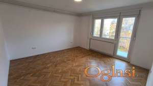 Odličan renoviran stan sa parking mestom