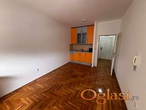 Garsonjera na Grbavici- Alekse Šantića !